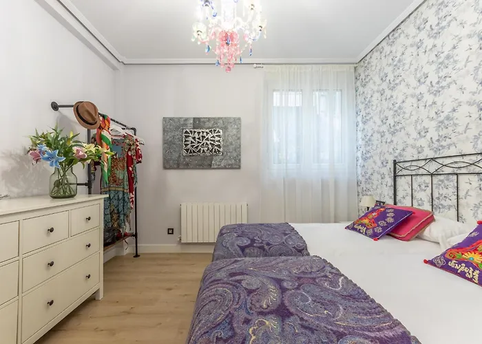 Acogedor Con Estilo Unico Junto Centro Azkuna